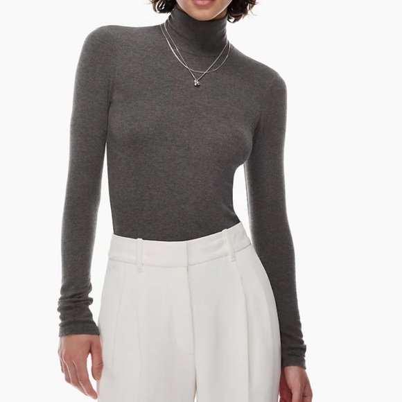 Black Wilfred Turtleneck - Small - Picture 2 of 5